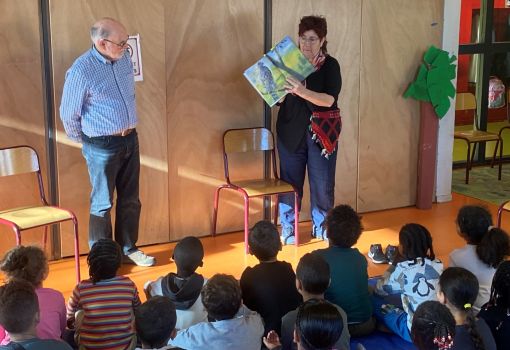 Rencontre intergénérationnelle à l'école Roselyne Boivin de Pierrefitte-sur-Seine dans le cadre de la Semaine Bleue