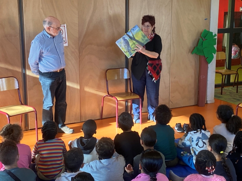 Rencontre intergénérationnelle à l'école Roselyne Boivin de Pierrefitte-sur-Seine dans le cadre de la Semaine Bleue